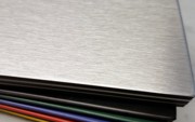 Alu-Verbundplatten mit brushed und farbiger Oberfläche